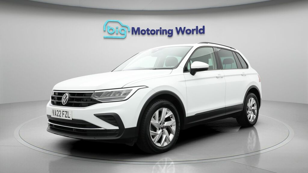 Volkswagen Tiguan Life White #3