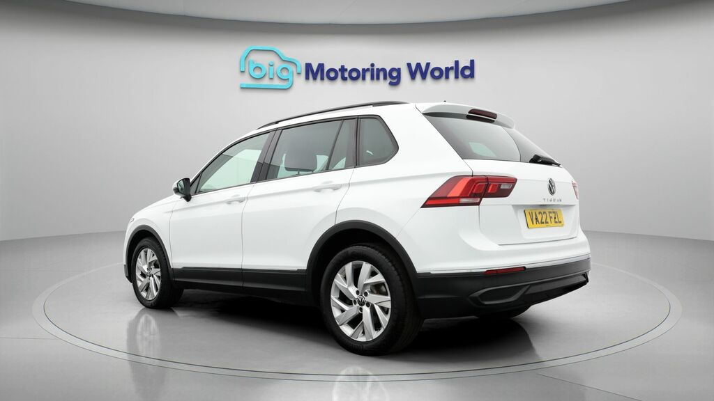 Volkswagen Tiguan Life White #5
