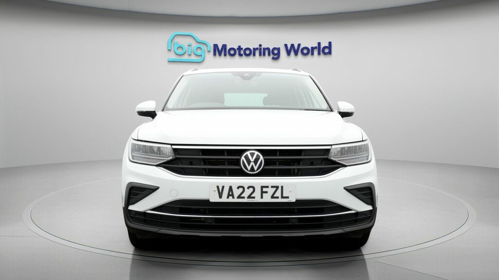 Volkswagen Tiguan Life White #2
