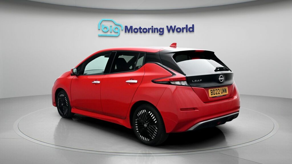 Nissan Leaf Tekna Red #5