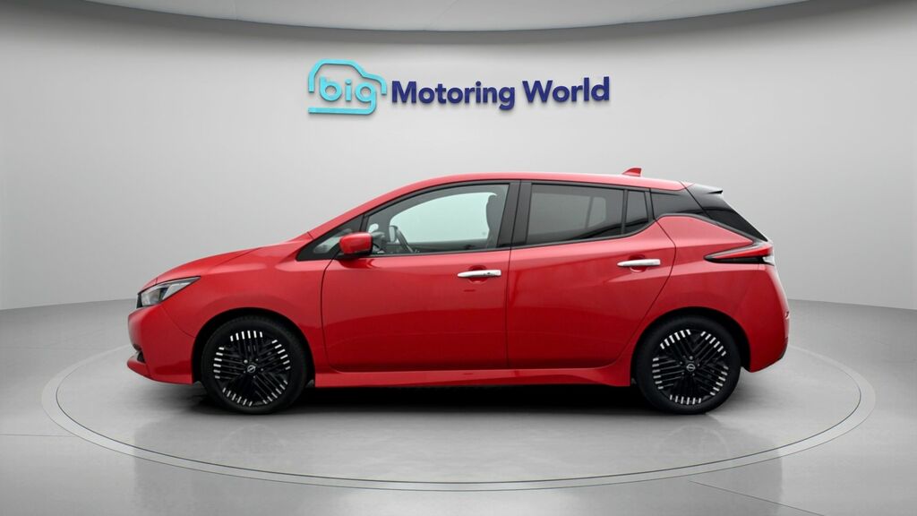 Nissan Leaf Tekna Red #4