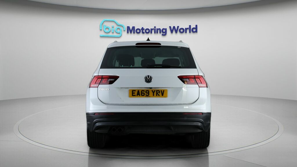 Volkswagen Tiguan Match White #6