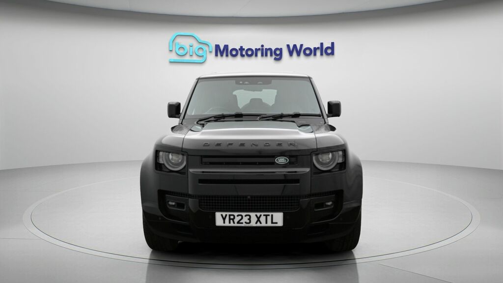 Land Rover Defender 110 X Black #2