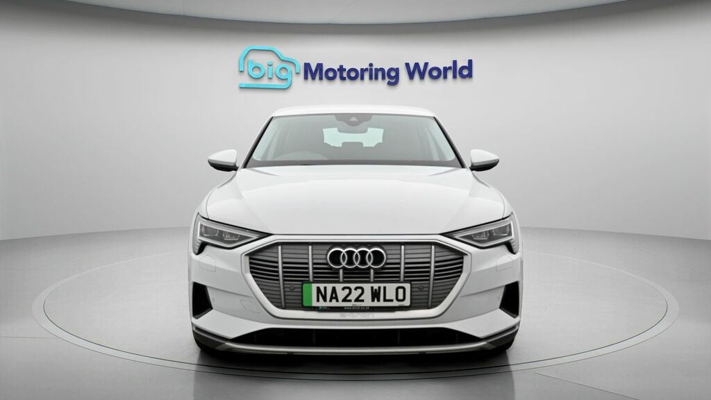 Audi E-tron Technik White #2