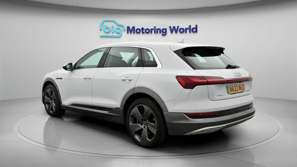 Audi E-tron Technik White #5