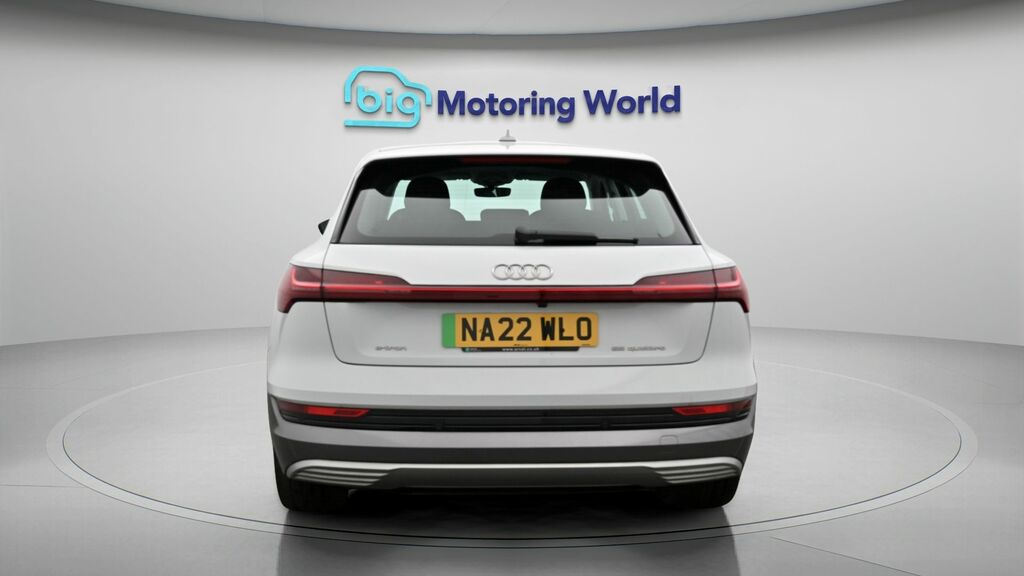 Audi E-tron Technik White #6