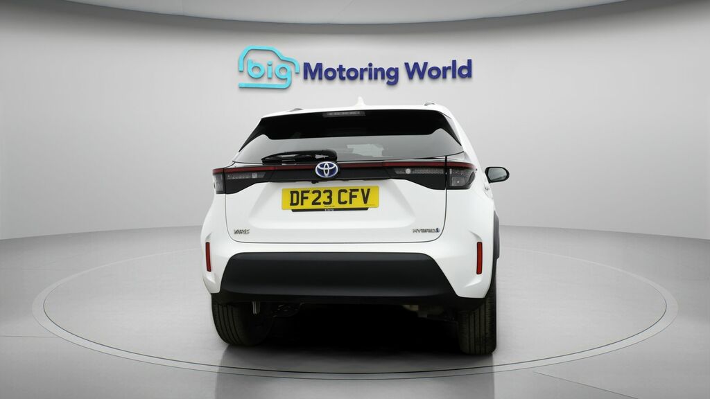 Toyota Yaris Cross Design DF23CFV White #6