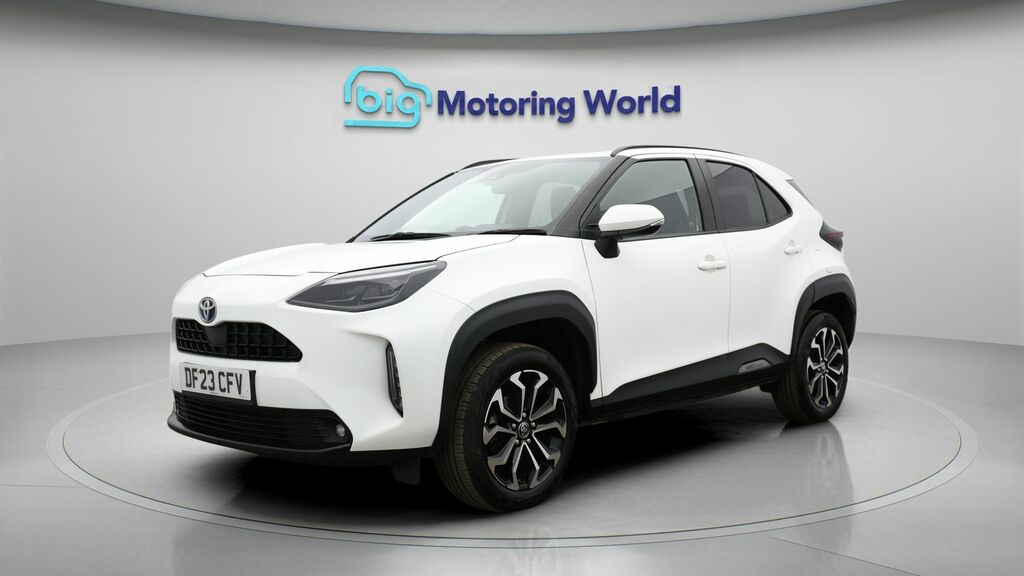 Toyota Yaris Cross Design DF23CFV White #3