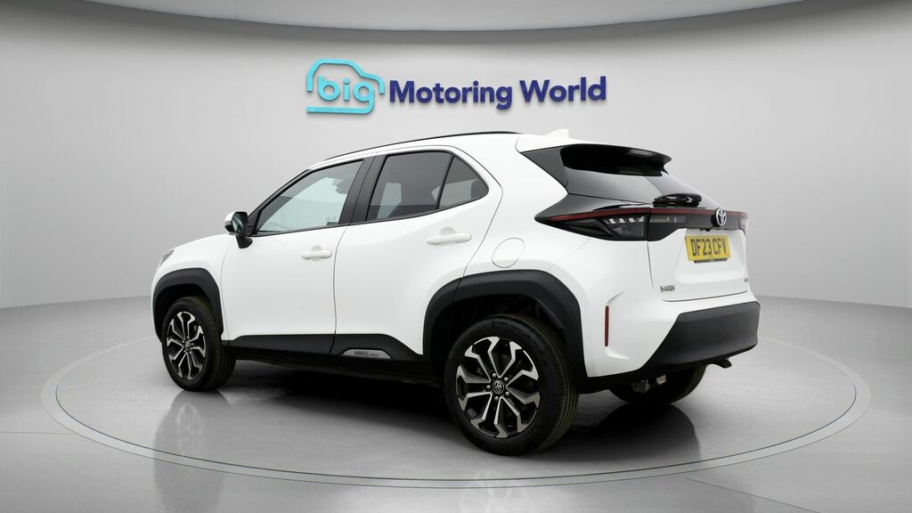 Toyota Yaris Cross Design DF23CFV White #5