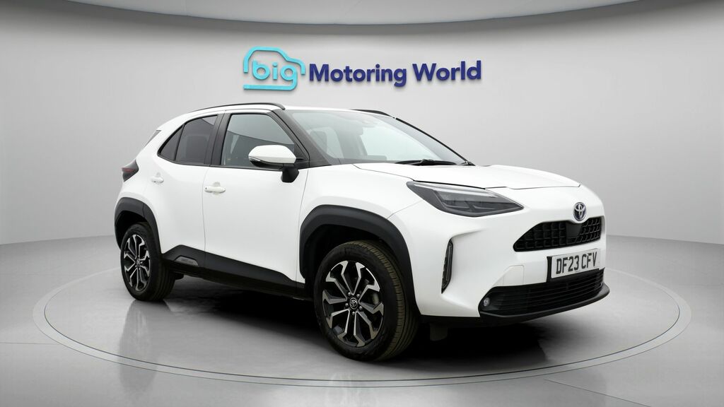 Toyota Yaris Cross Design White