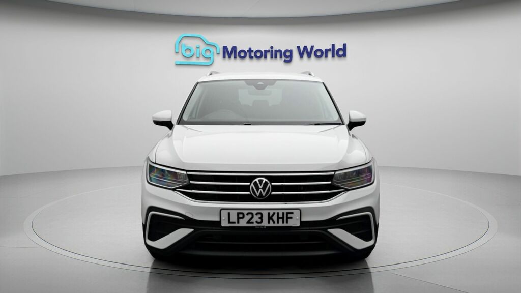 Volkswagen Tiguan Allspace Life White #2