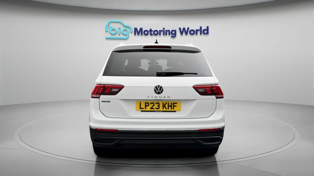 Volkswagen Tiguan Allspace Life White #6