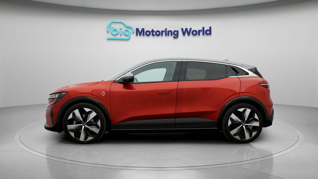 Renault Megane E-Tech Techno Red #4