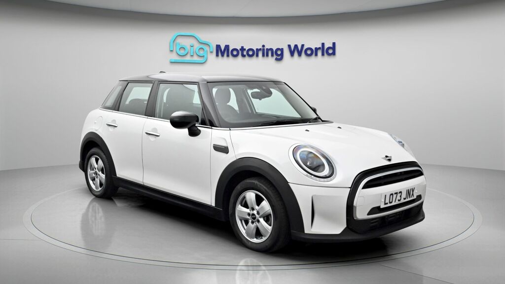 Mini Hatch Cooper Classic White