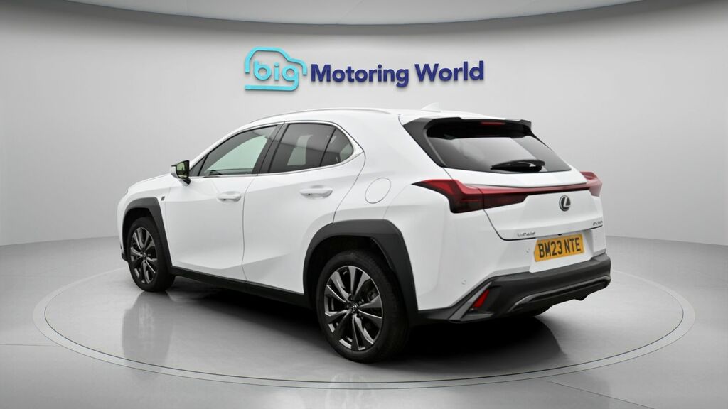 Lexus UX F Sport Design White #5