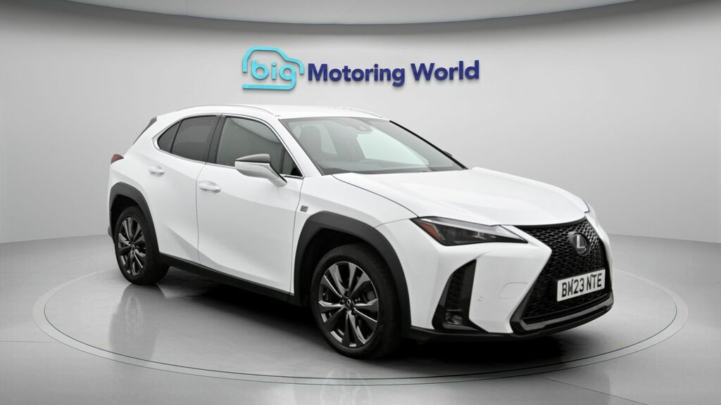 Lexus UX F Sport Design White