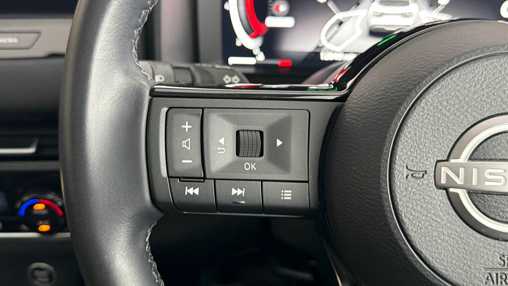 Nissan Qashqai N-connecta Black #22