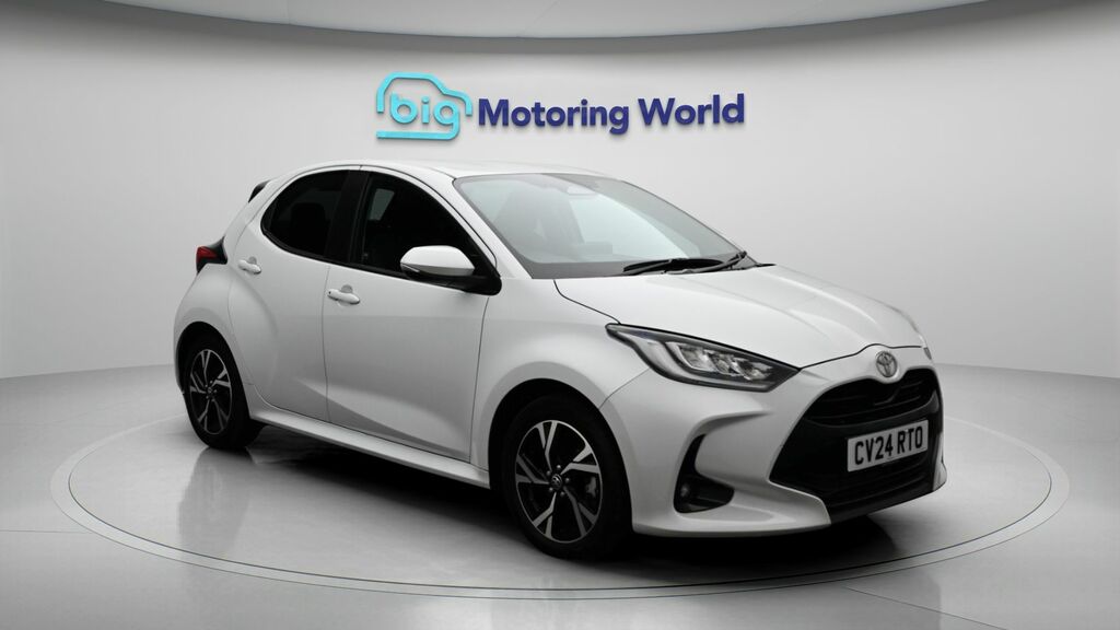 Toyota Yaris Design White