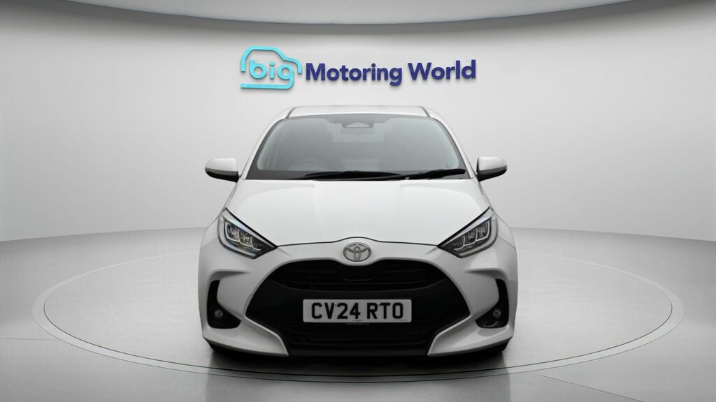 Toyota Yaris Design White #2