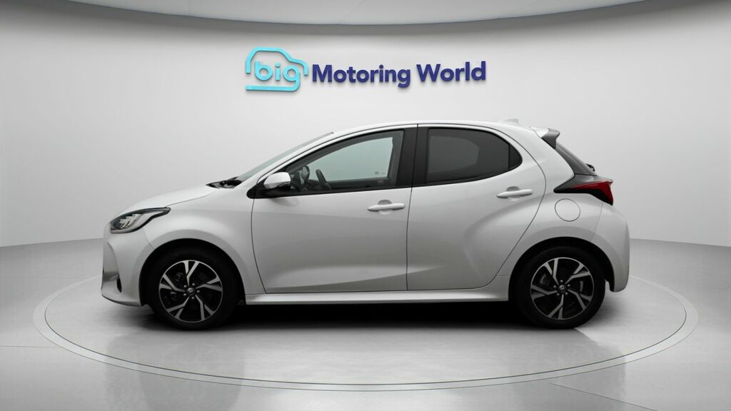 Toyota Yaris Design White #4