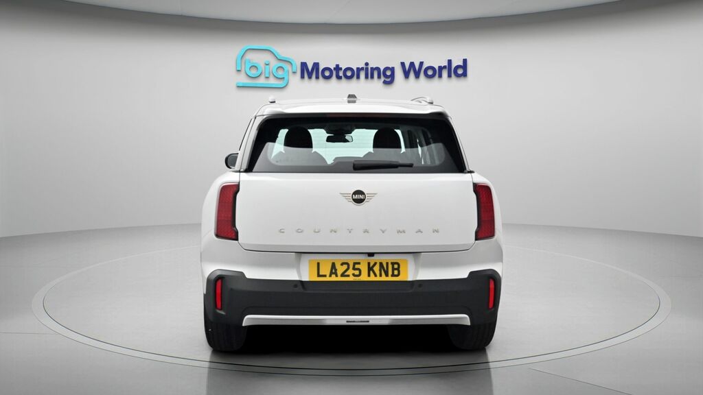 Mini Countryman Classic White #6