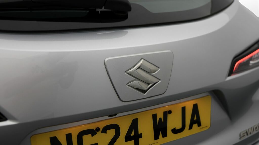 Suzuki Swace Motion Hev Cvt Silver #20
