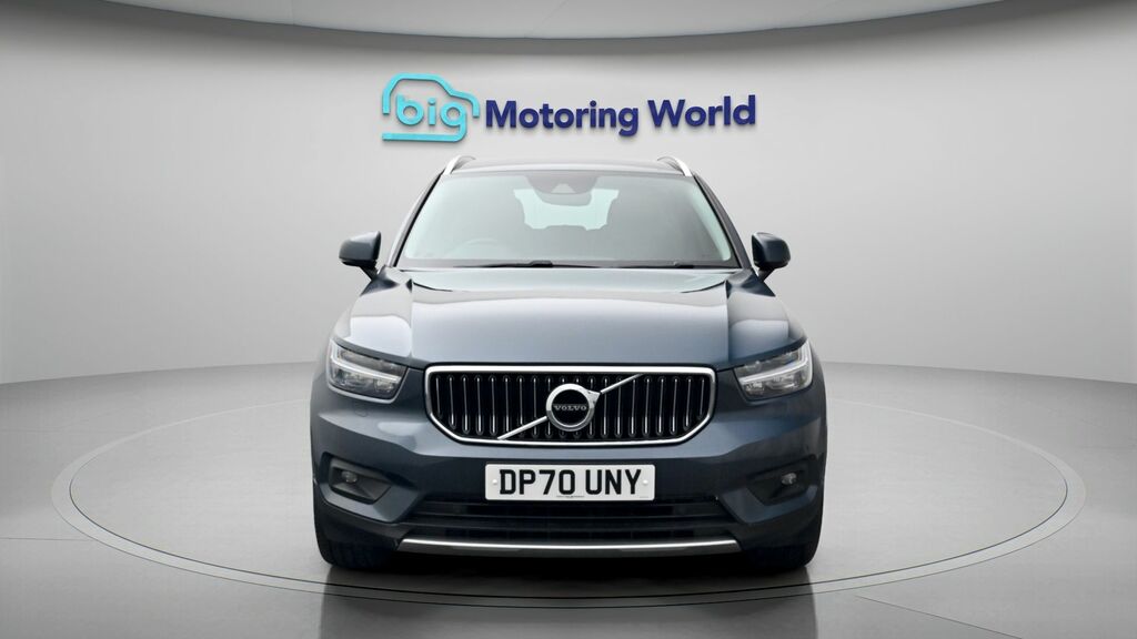 Volvo XC40 Inscription Pro Blue #2
