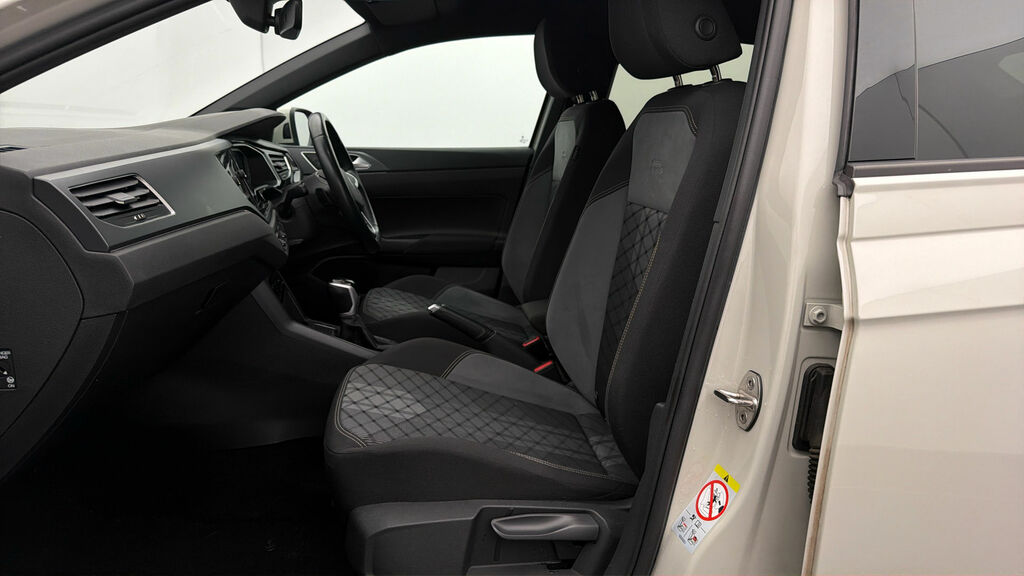 Volkswagen Taigo Life White #13