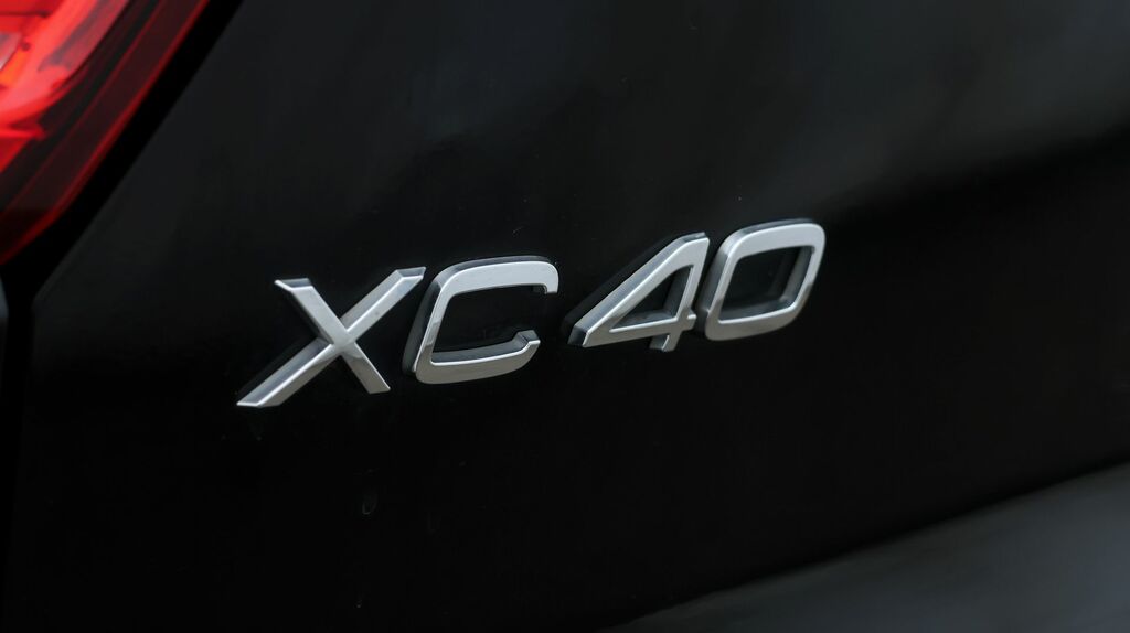 Volvo XC40 T3 R-design Sat Nav Dark Tints Rear Park Assist Black #24