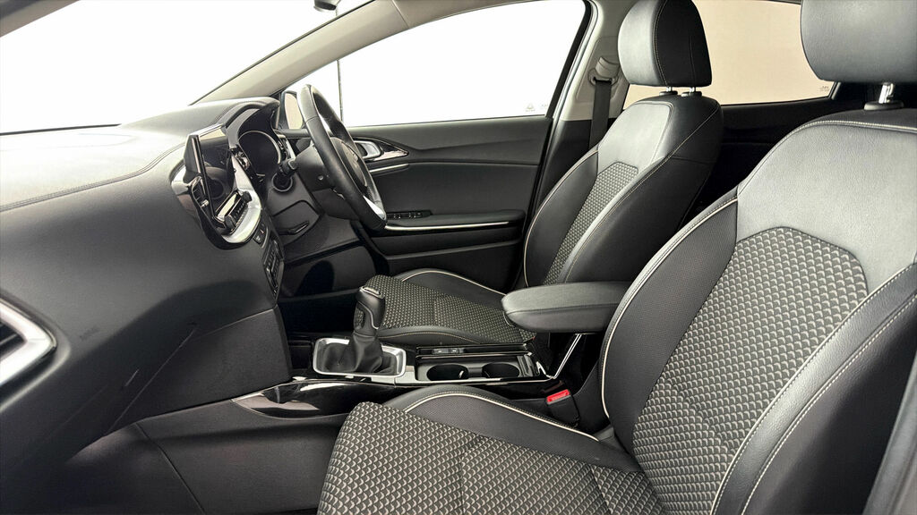 Kia Xceed 1.5 T Gdi 3 Suv Black #13