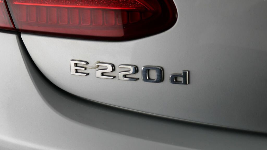 Mercedes-Benz E Class 2.0 E300de 13.5Kwh Amg Line G-tronic Euro 6 Ss Silver #23