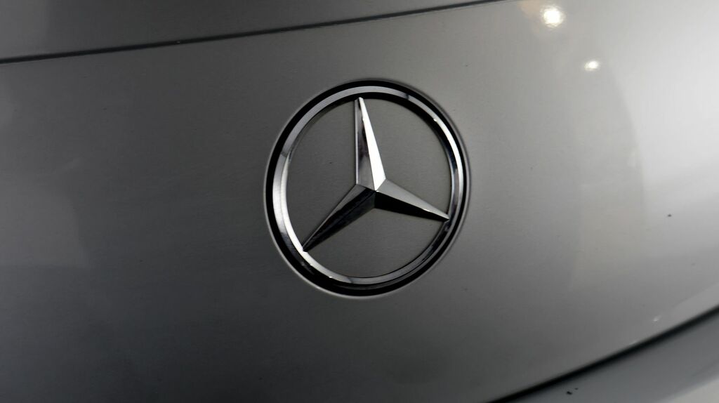 Mercedes-Benz E Class 2.0 E300de 13.5Kwh Amg Line G-tronic Euro 6 Ss Silver #25