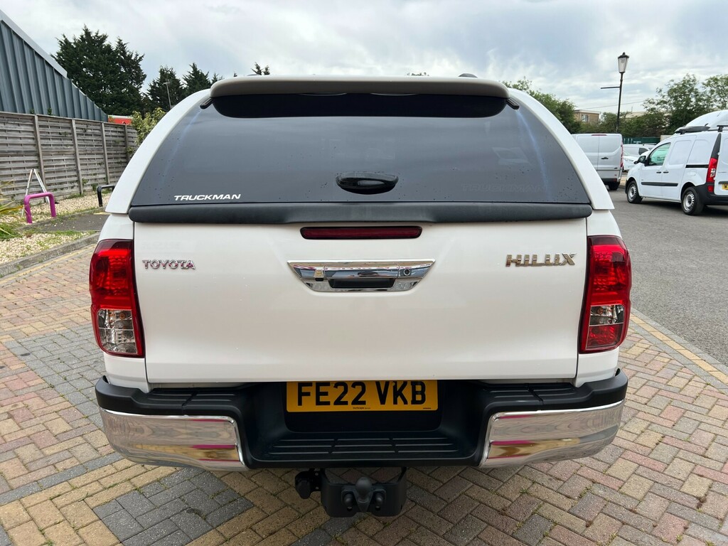Toyota HILUX D-4d 150 Icon 4Wd Double Cab With Truckman Top Aut FE22VKB White #4