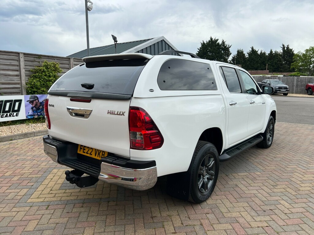 Toyota HILUX D-4d 150 Icon 4Wd Double Cab With Truckman Top Aut FE22VKB White #3