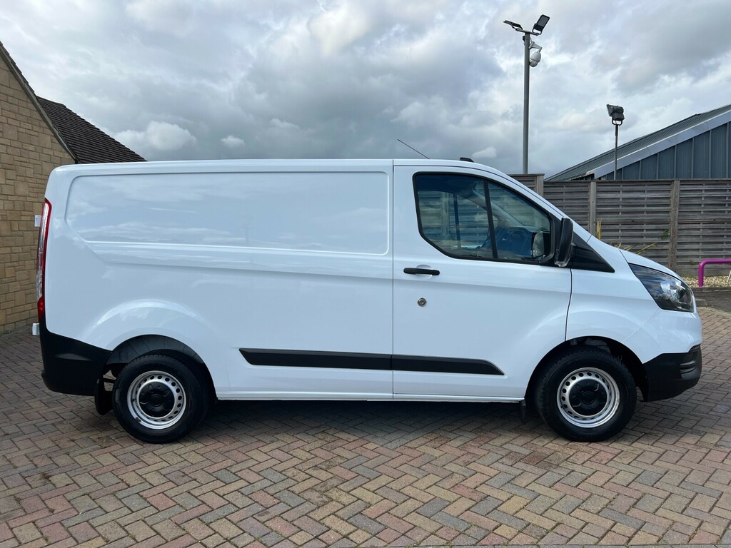 Ford Transit Custom 300 Tdci 130 L1h1 Leader Ecoblue Swb Low Roof Fwd LV23NVY White #2