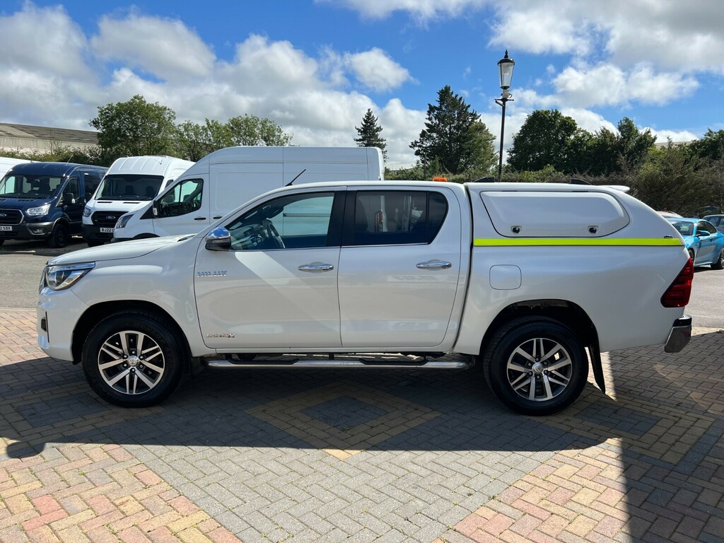 Toyota HILUX D-4d 150 Invincible X 4Wd Double Cab With Truckman WV19NHO White #6