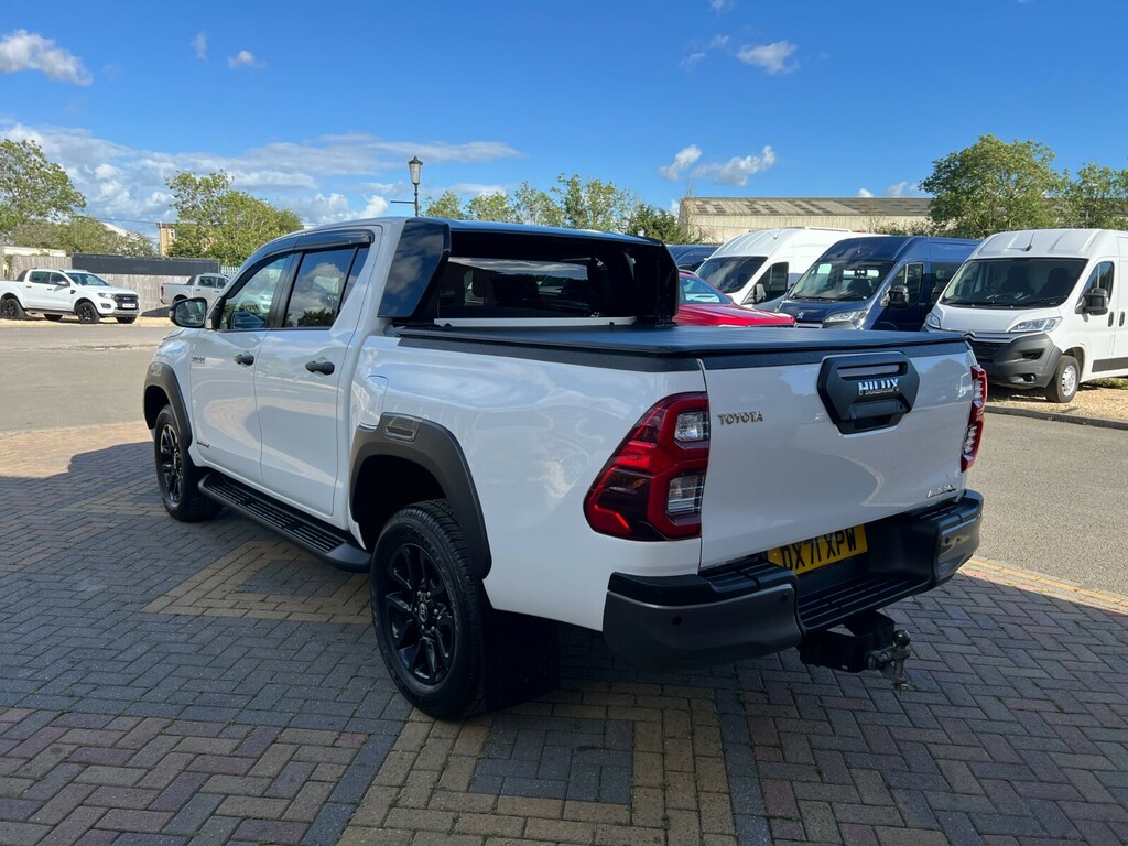 Toyota HILUX D-4d 204 Invincible X 4Wd Double Cab With Tonneau White #5