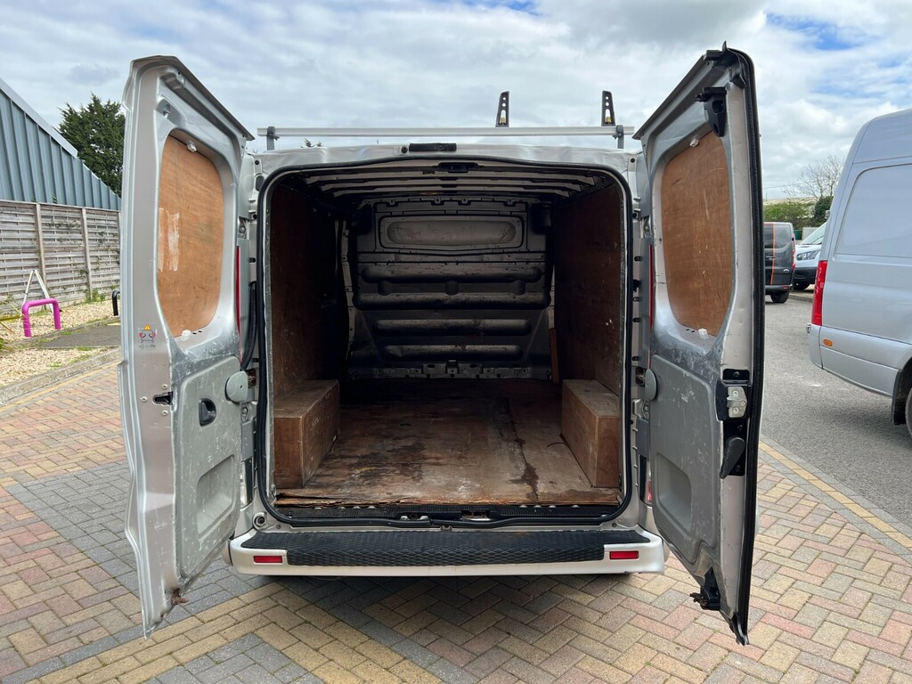 Vauxhall Vivaro 2.0 2700 Cdti Silver #26