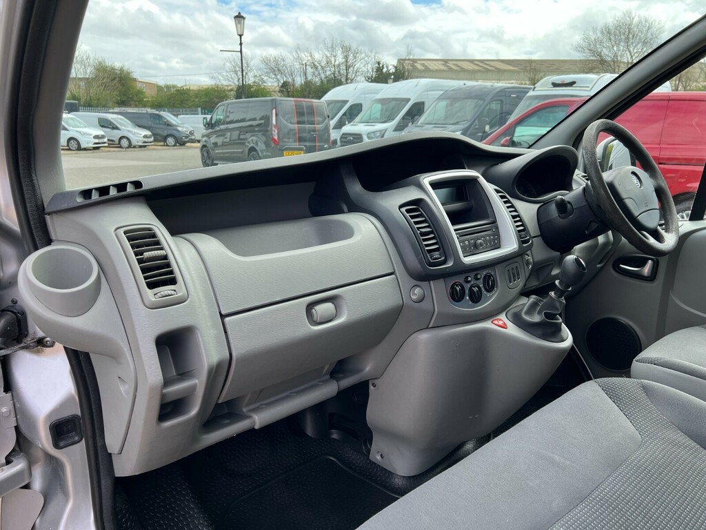 Vauxhall Vivaro 2.0 2700 Cdti Silver #23