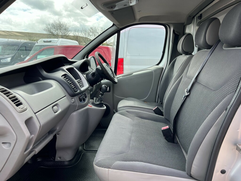 Vauxhall Vivaro 2.0 2700 Cdti Silver #24