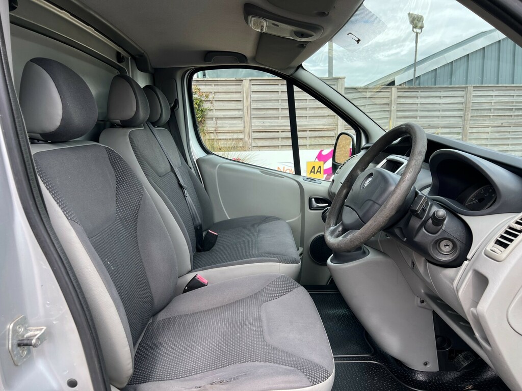 Vauxhall Vivaro 2.0 2700 Cdti Silver #10