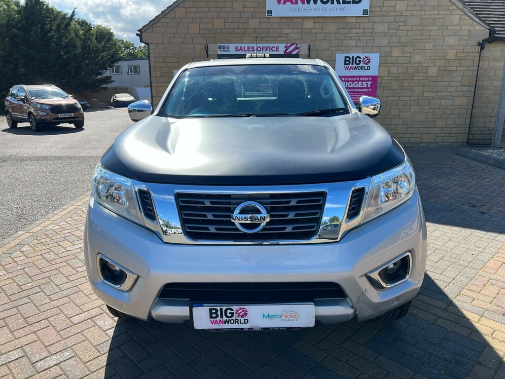 Nissan Navara Double Cab Pick Up White #8