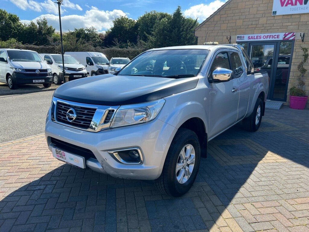 Nissan Navara Double Cab Pick Up White #7
