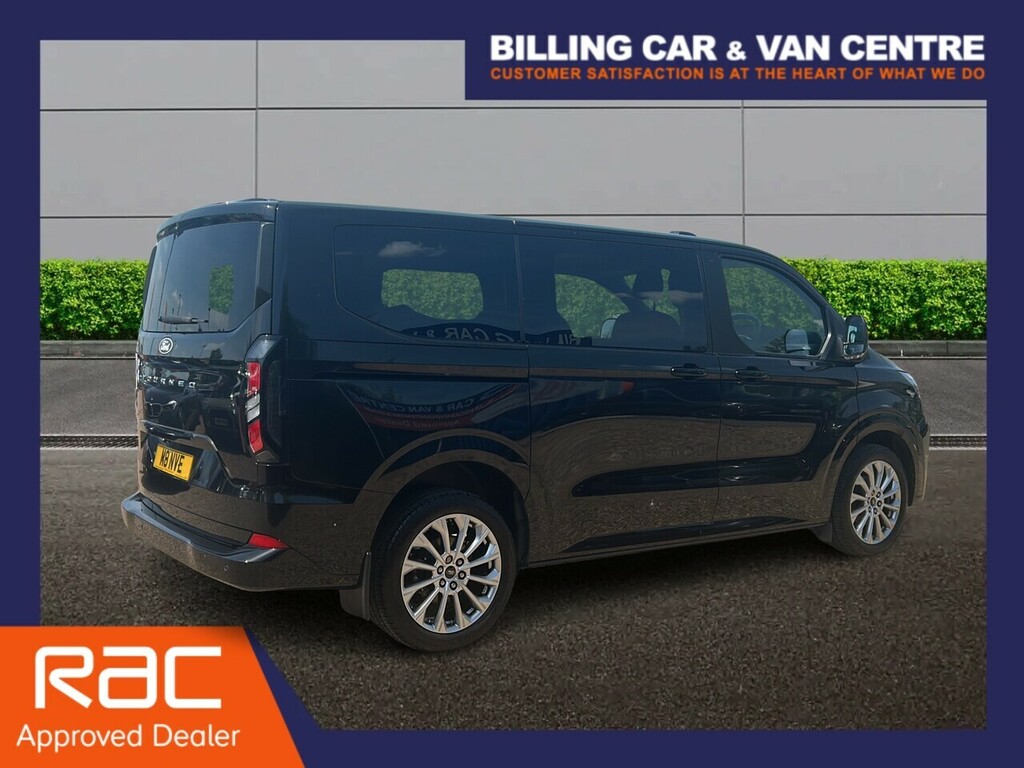 Ford Tourneo Custom 2.0 320 Ecoblue Titanium Luxe Minibus Double Cab 5 Black #4