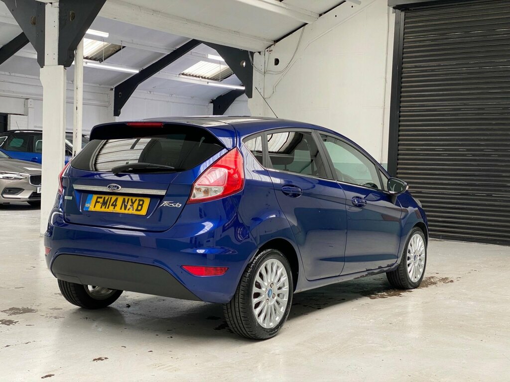 Ford Fiesta Hatchback White #9