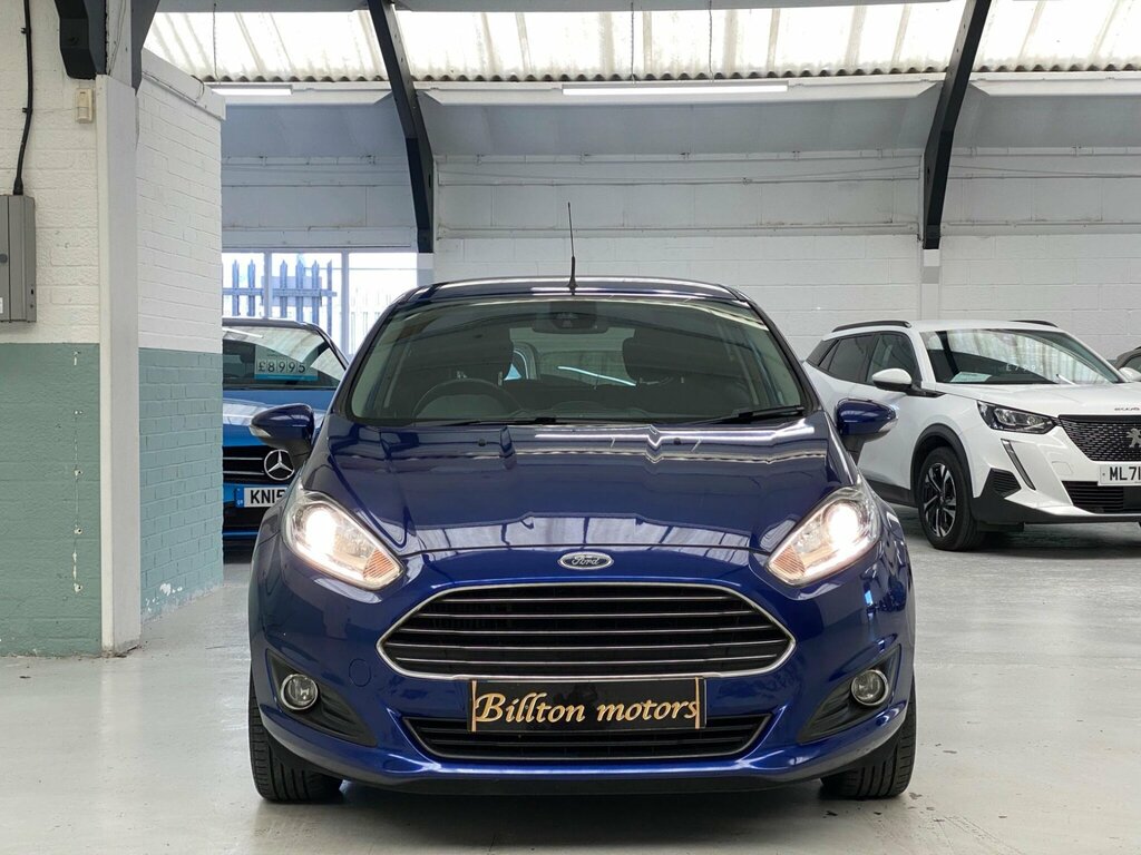 Ford Fiesta Hatchback White #36