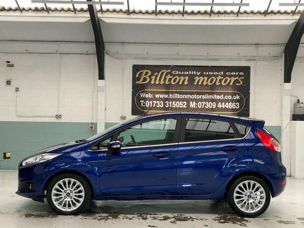 Ford Fiesta Hatchback White #6
