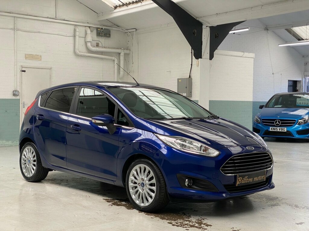 Ford Fiesta Hatchback White #10