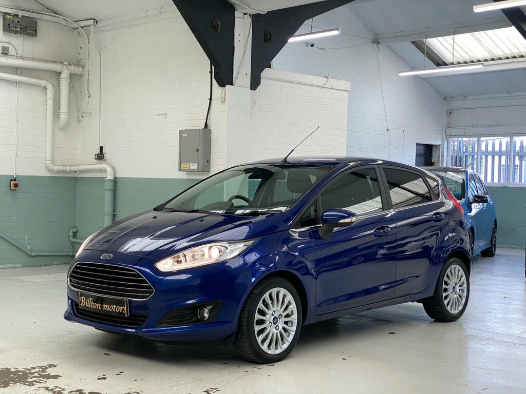 Ford Fiesta Hatchback White #37