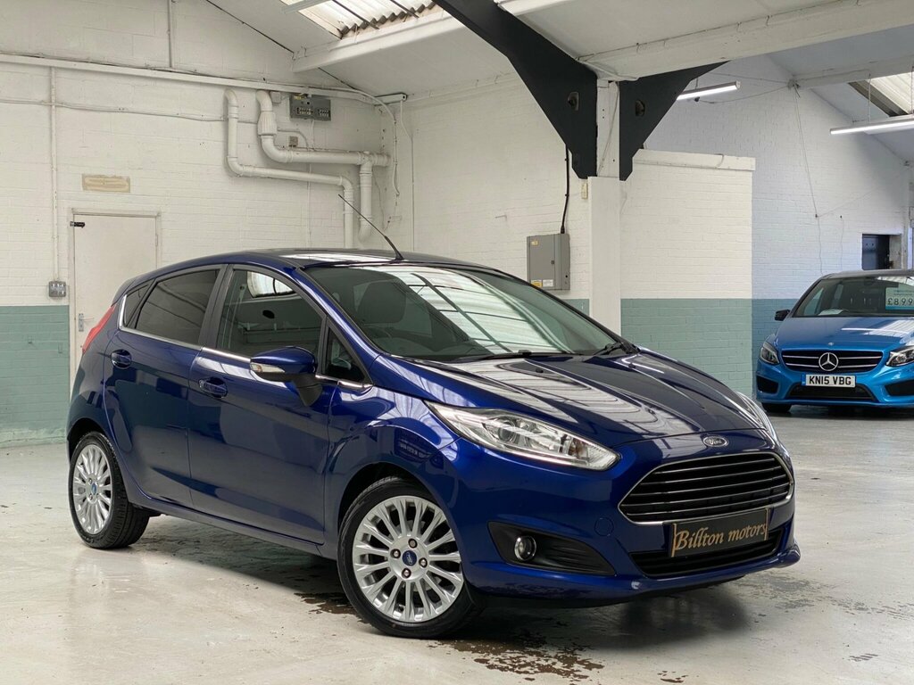 Ford Fiesta Hatchback White #1